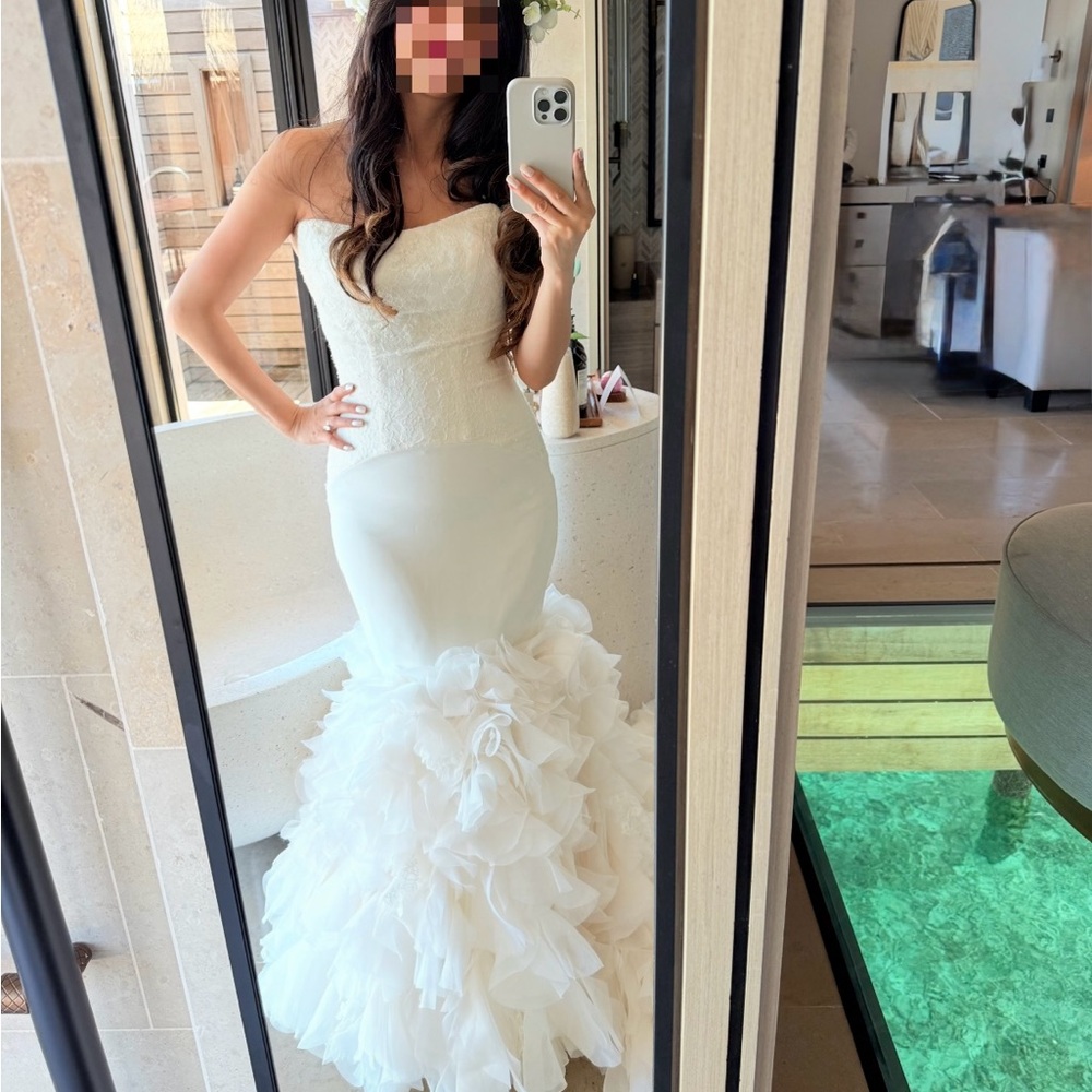 Vera Wang - Elegant White Strapless Mermaid Wedding Dress - Picture 7 of 7